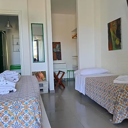 La Casa A Mare Bed & Breakfast 3*